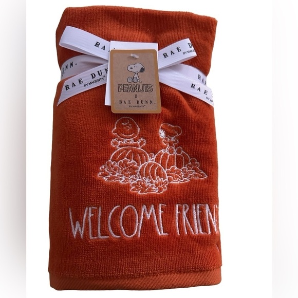 Rae Dunn x Peanuts 2-piece Fall Hand Towel Set - NWT - Picture 1 of 4